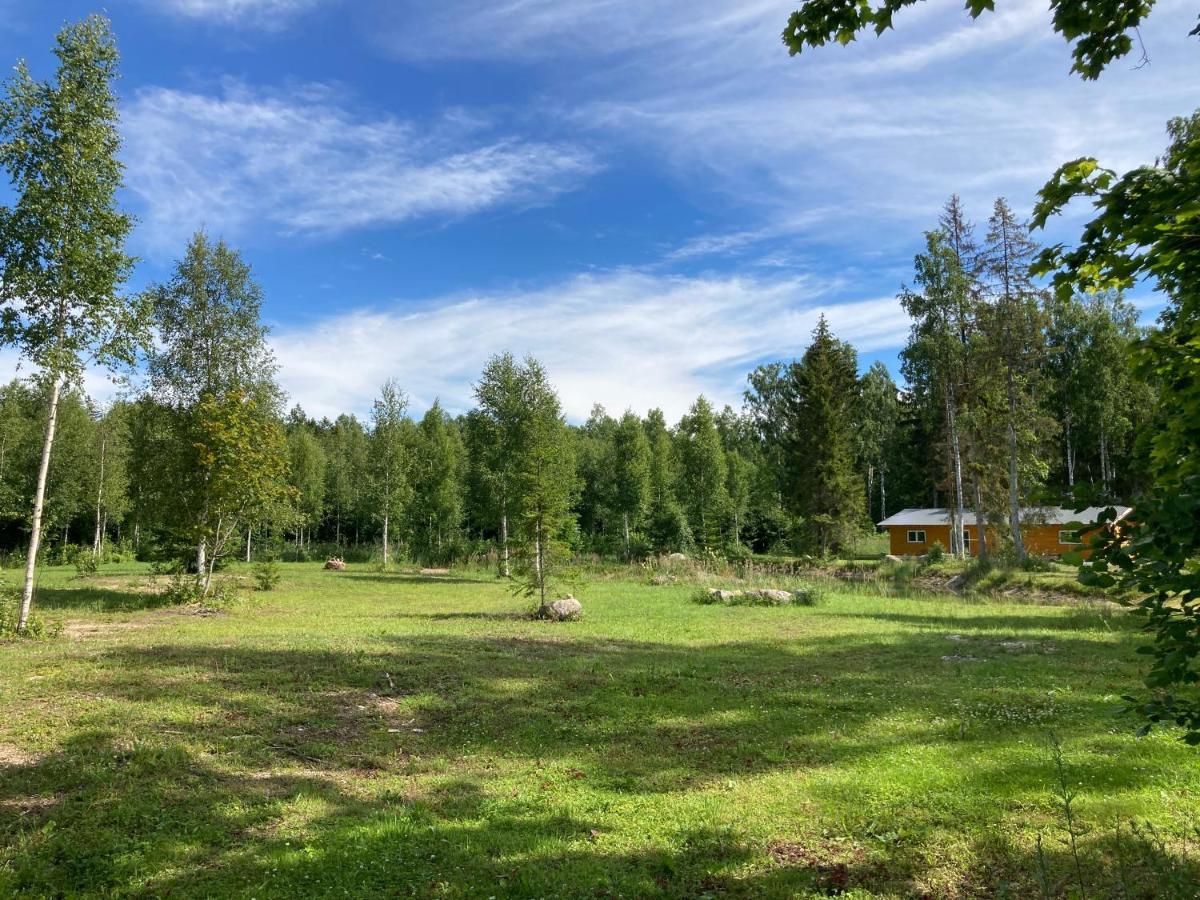 Marika Puhkekuela - Metsanurga Oeoemaja "Shared Bathroom" Nova Kültér fotó