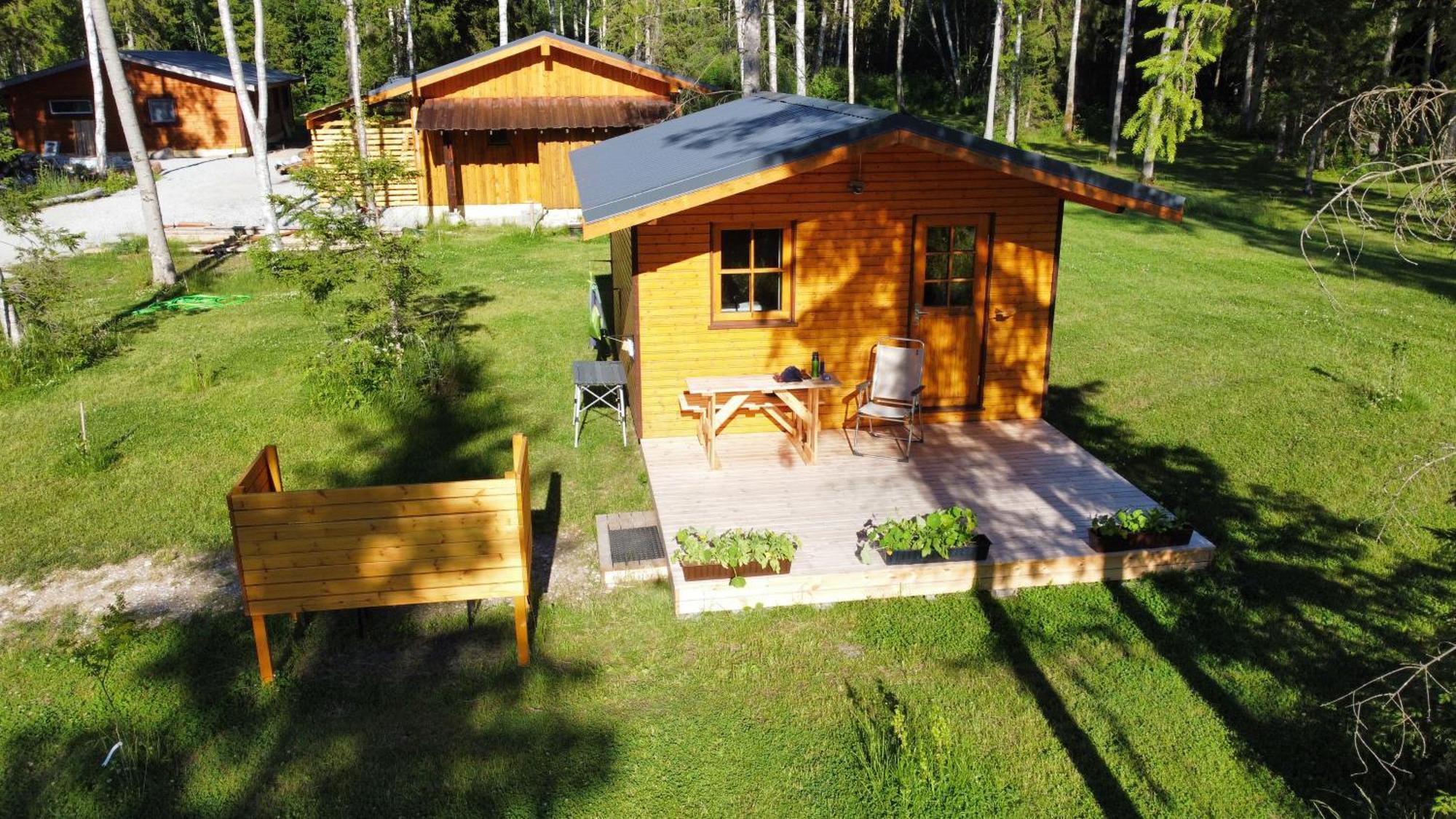 Marika Puhkekuela - Metsanurga Oeoemaja "Shared Bathroom" Nova Kültér fotó