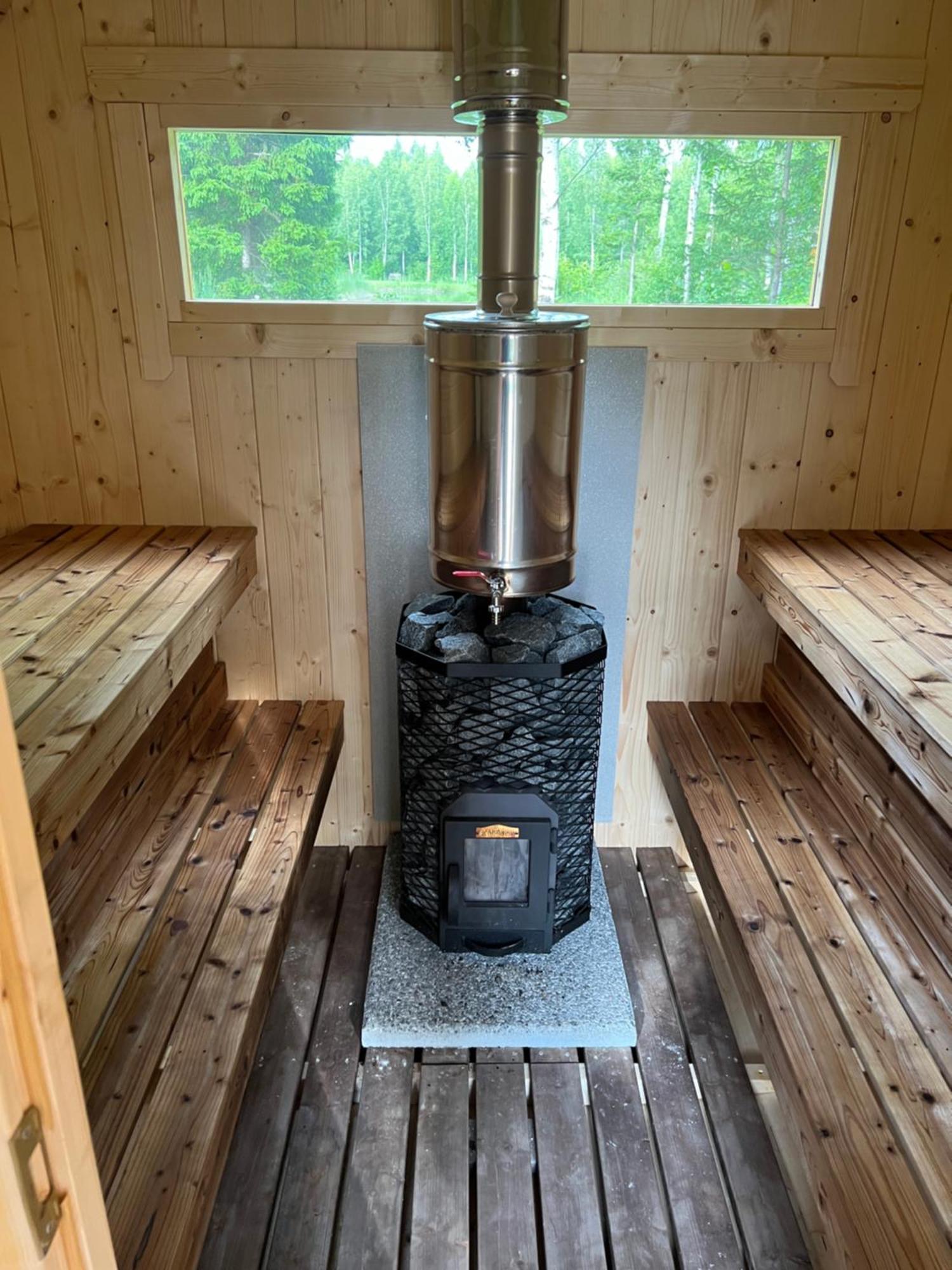 Marika Puhkekuela - Metsanurga Oeoemaja "Shared Bathroom" Nova Kültér fotó