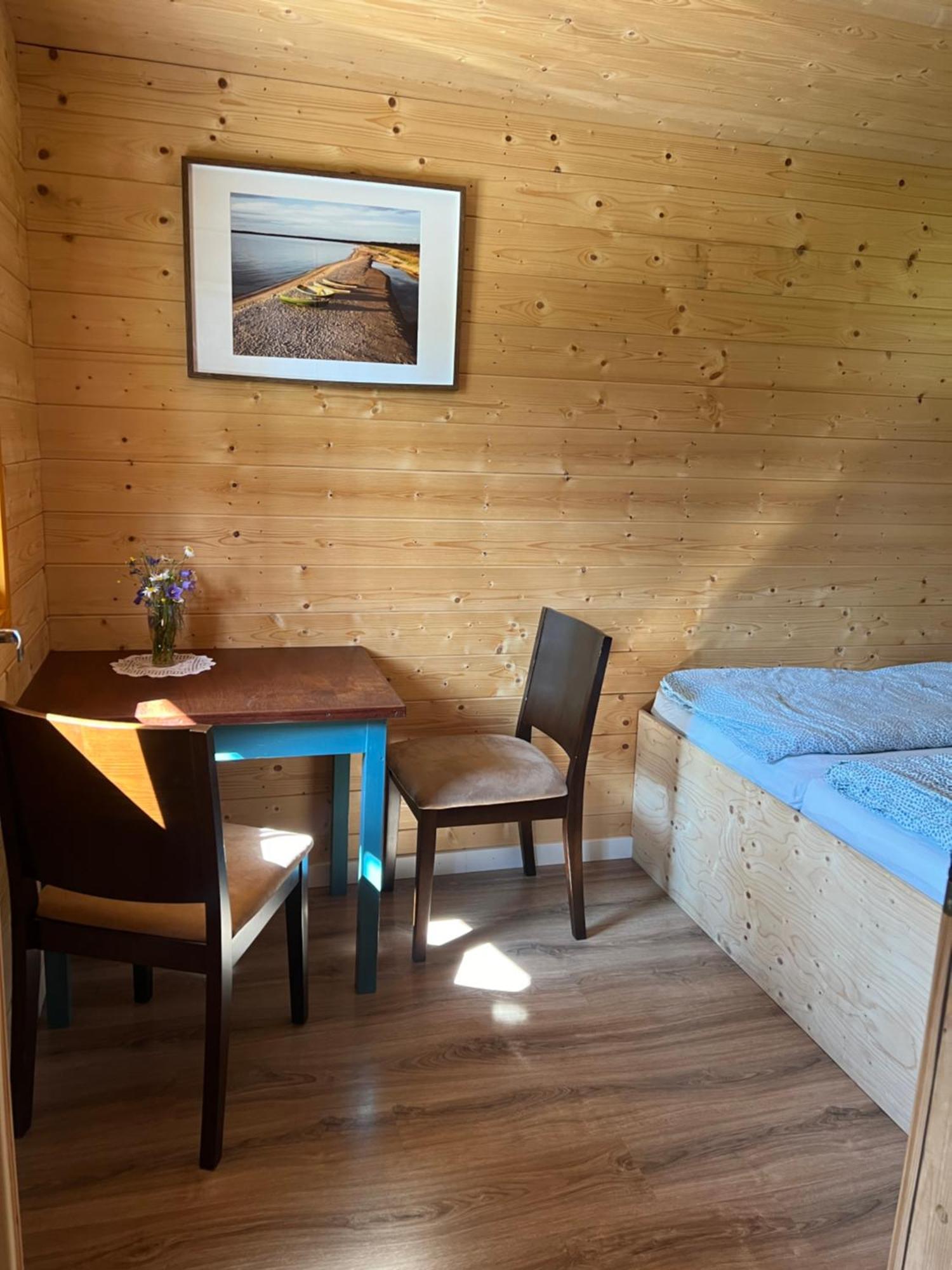 Marika Puhkekuela - Metsanurga Oeoemaja "Shared Bathroom" Nova Kültér fotó