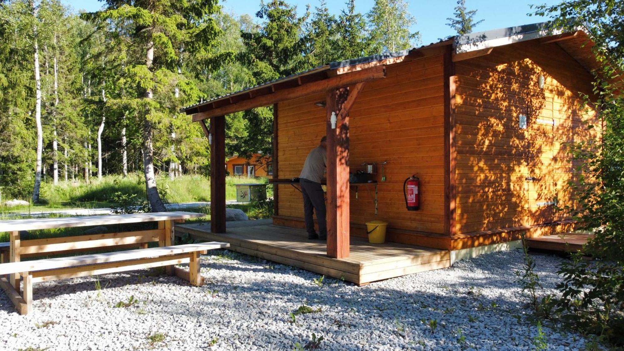 Marika Puhkekuela - Metsanurga Oeoemaja "Shared Bathroom" Nova Kültér fotó